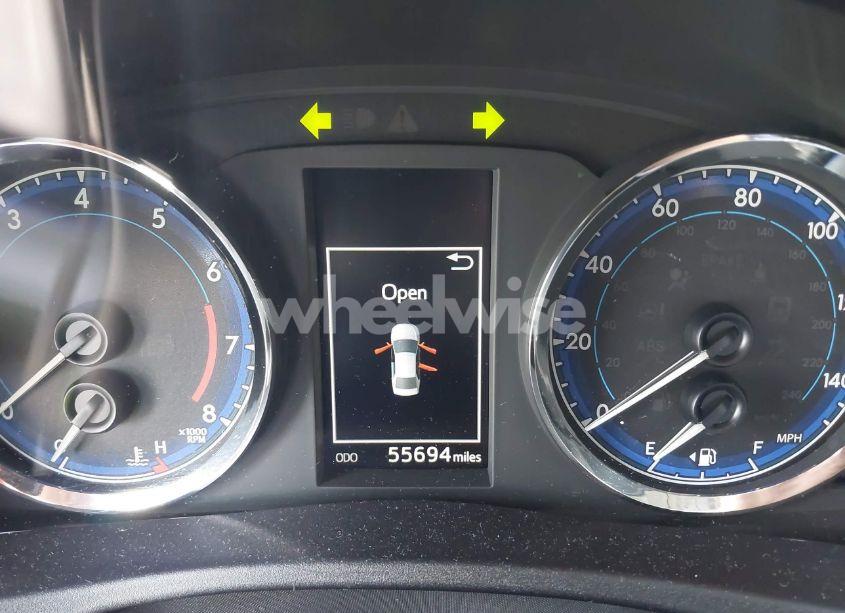 Photo 7 of 2019 Toyota Corolla SE (VIN 2T1BURHE3KC153370)