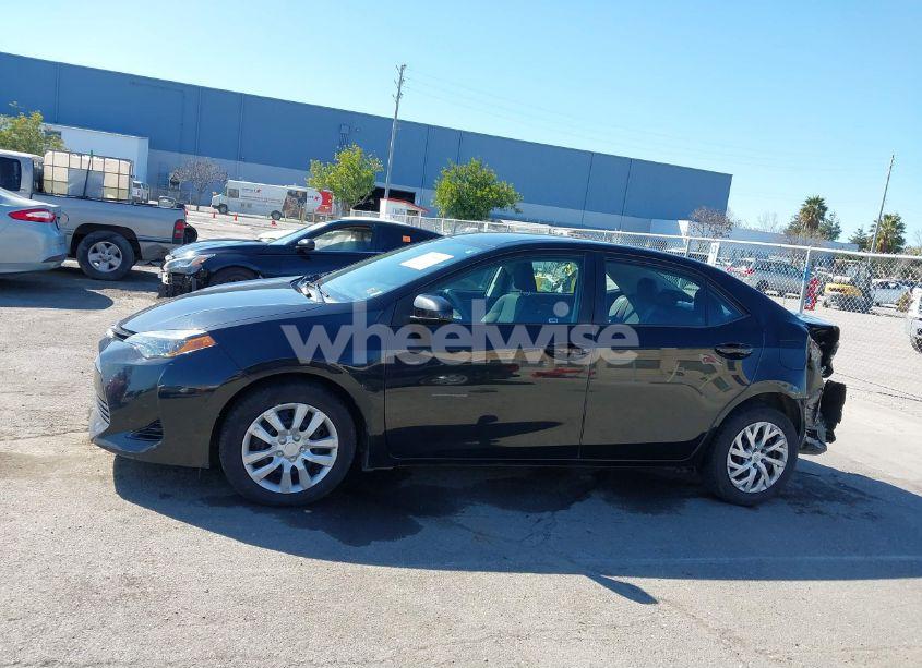 Photo 14 of 2019 Toyota Corolla LE (VIN 2T1BURHE3KC155541)