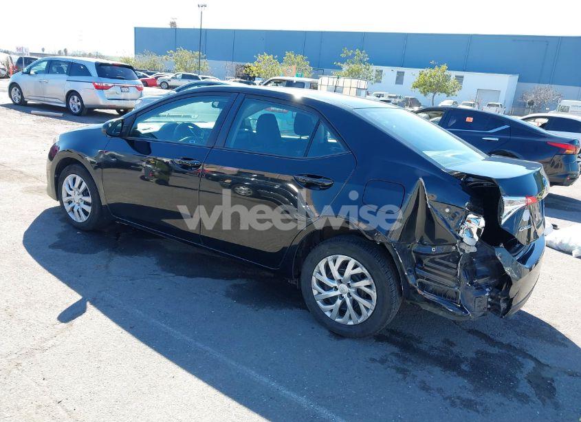 Photo 3 of 2019 Toyota Corolla LE (VIN 2T1BURHE3KC155541)