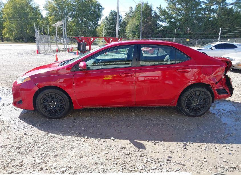 Photo 14 of 2019 Toyota Corolla LE (VIN 2T1BURHE3KC201269)