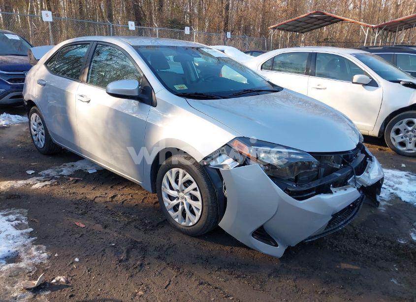 2019 Toyota Corolla LE (VIN 2T1BURHE3KC208917) main photo