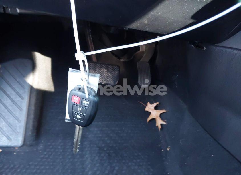 Photo 11 of 2019 Toyota Corolla LE (VIN 2T1BURHE3KC208917)