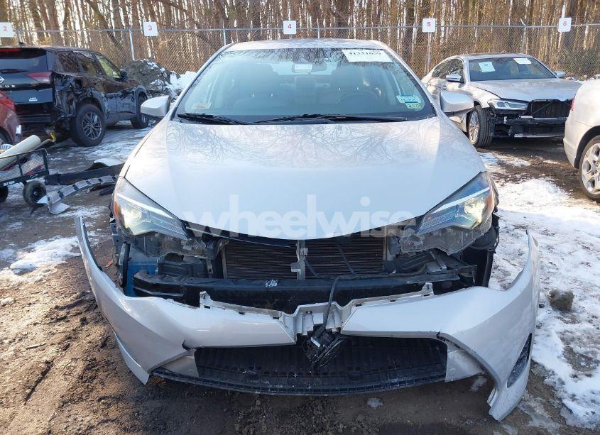 Photo 13 of 2019 Toyota Corolla LE (VIN 2T1BURHE3KC208917)