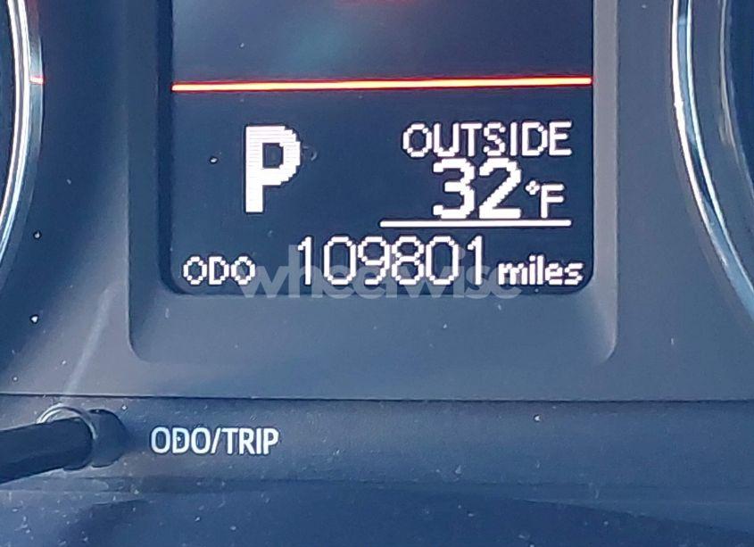 Photo 16 of 2019 Toyota Corolla LE (VIN 2T1BURHE3KC208917)