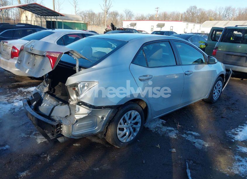 Photo 4 of 2019 Toyota Corolla LE (VIN 2T1BURHE3KC208917)