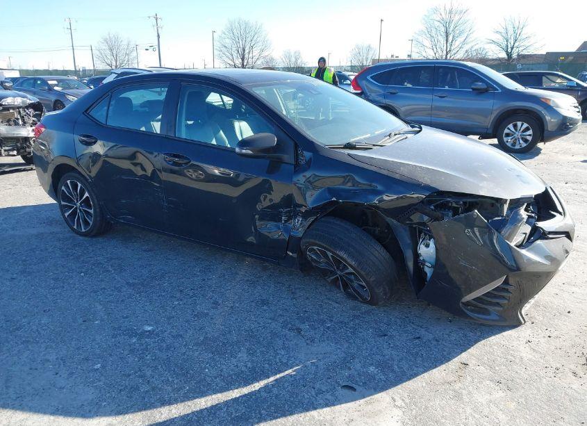 2019 Toyota Corolla XSE (VIN 2T1BURHE3KC215799) main photo