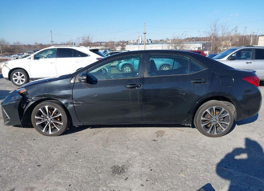 Photo 13 of 2019 Toyota Corolla XSE (VIN 2T1BURHE3KC215799)