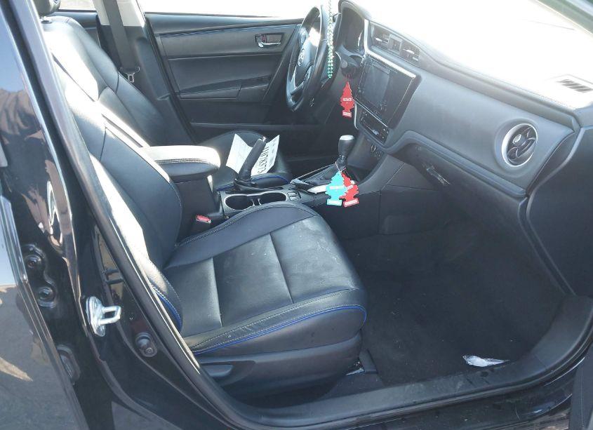 Photo 5 of 2019 Toyota Corolla XSE (VIN 2T1BURHE3KC215799)