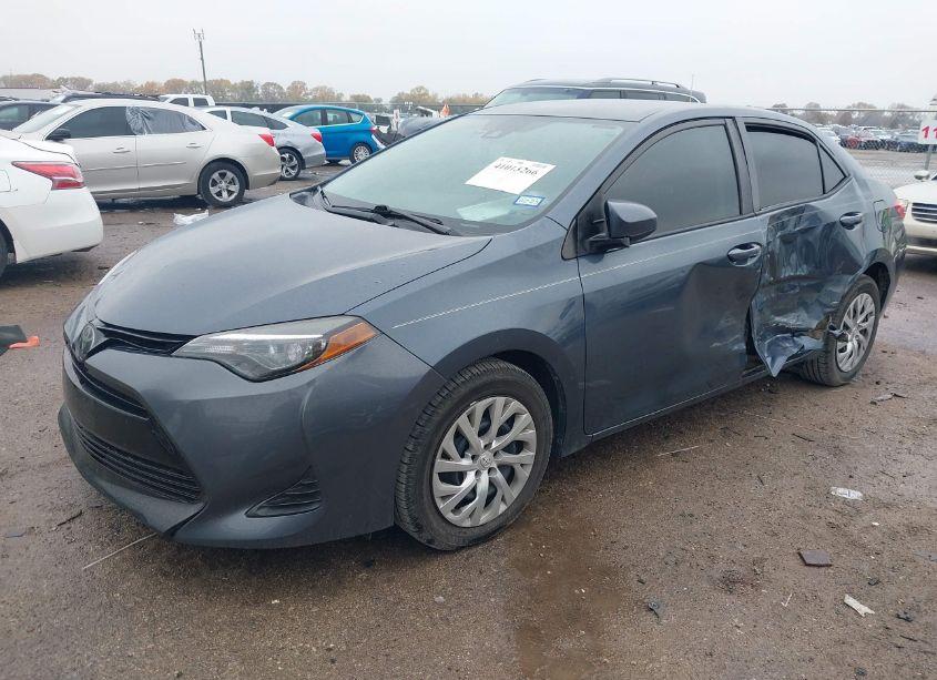 Photo 2 of 2019 Toyota Corolla LE (VIN 2T1BURHE3KC219402)