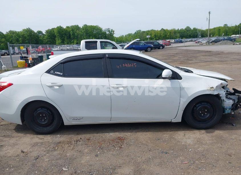 Photo 13 of 2019 Toyota Corolla LE (VIN 2T1BURHE3KC221683)