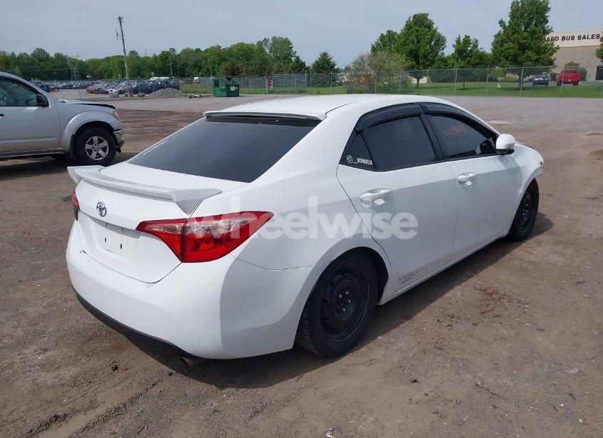 Photo 4 of 2019 Toyota Corolla LE (VIN 2T1BURHE3KC221683)