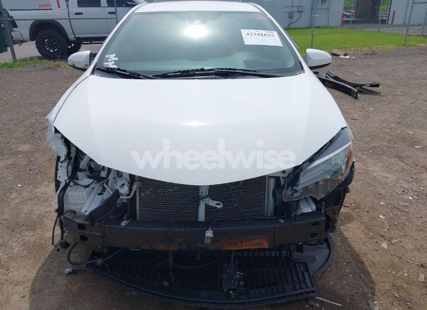 Photo 6 of 2019 Toyota Corolla LE (VIN 2T1BURHE3KC221683)