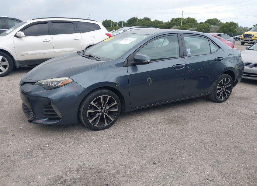 Photo 2 of 2019 Toyota Corolla SE (VIN 2T1BURHE3KC223837)