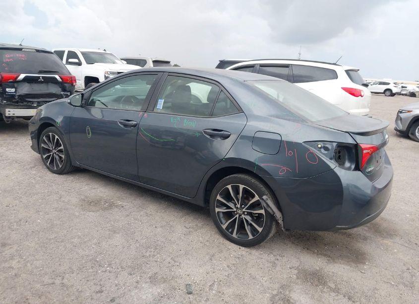 Photo 3 of 2019 Toyota Corolla SE (VIN 2T1BURHE3KC223837)