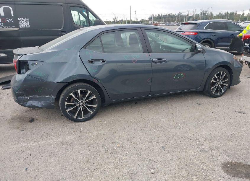 Photo 4 of 2019 Toyota Corolla SE (VIN 2T1BURHE3KC223837)