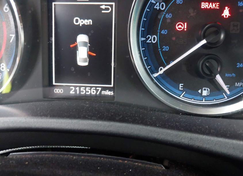 Photo 7 of 2019 Toyota Corolla SE (VIN 2T1BURHE3KC223837)