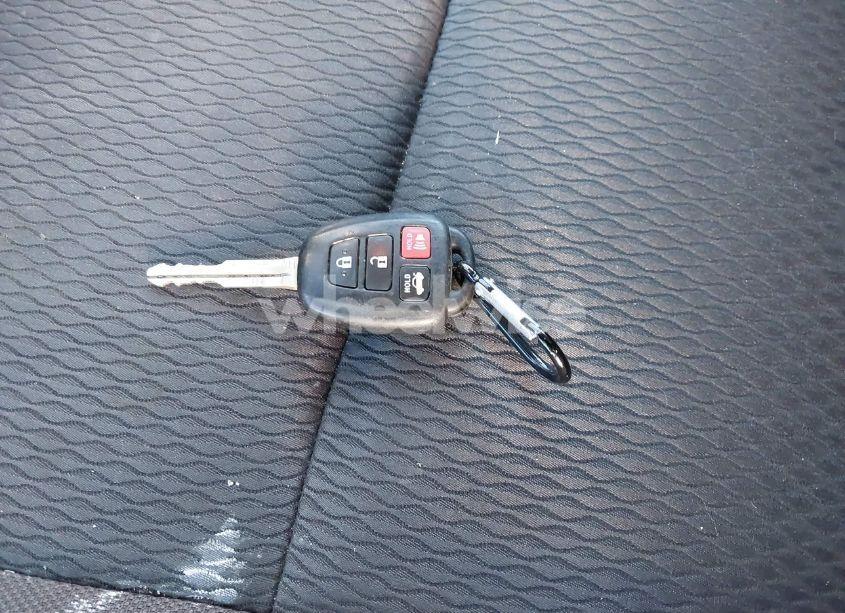 Photo 11 of 2019 Toyota Corolla LE (VIN 2T1BURHE3KC238516)