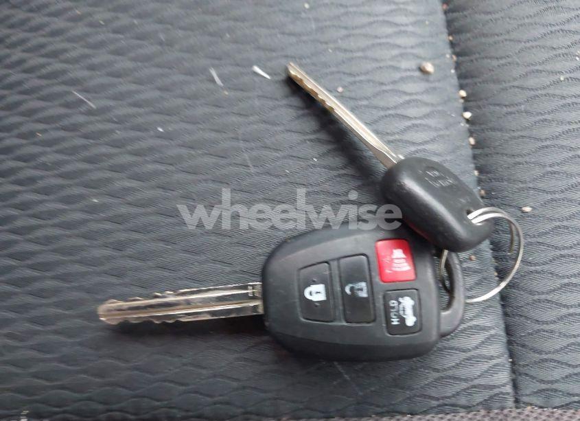 Photo 11 of 2019 Toyota Corolla LE (VIN 2T1BURHE3KC238810)