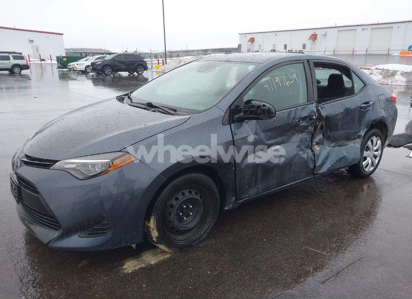 Photo 2 of 2019 Toyota Corolla LE (VIN 2T1BURHE3KC238810)