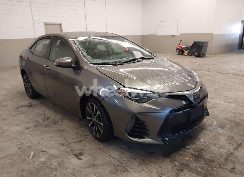 2019 Toyota Corolla SE (VIN 2T1BURHE3KC239343) main photo