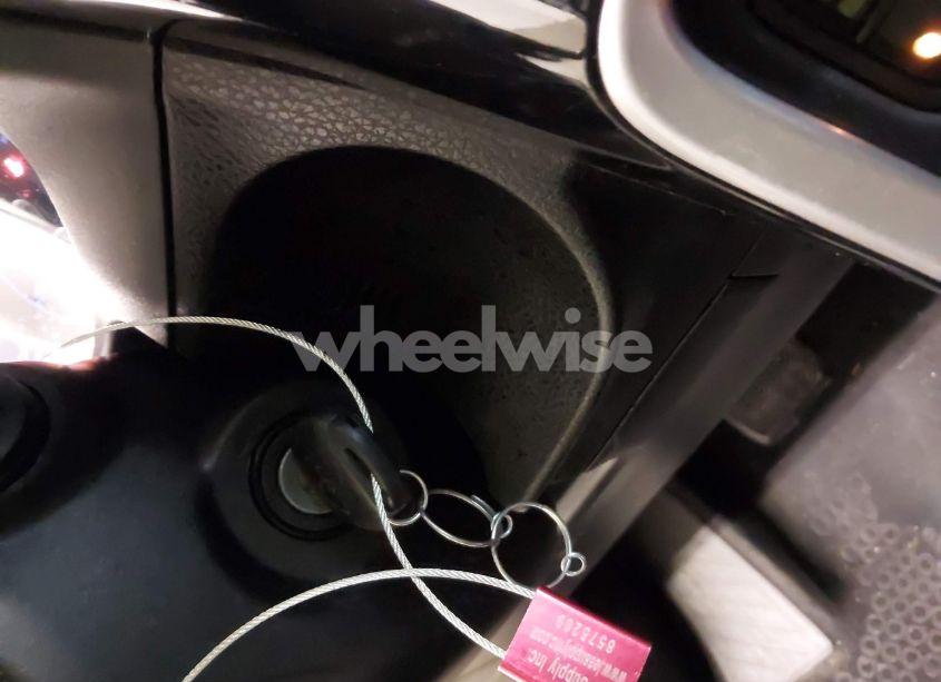 Photo 11 of 2019 Toyota Corolla SE (VIN 2T1BURHE3KC239343)