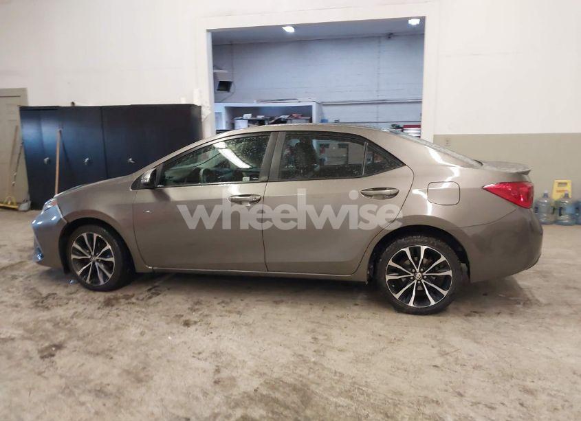 Photo 14 of 2019 Toyota Corolla SE (VIN 2T1BURHE3KC239343)