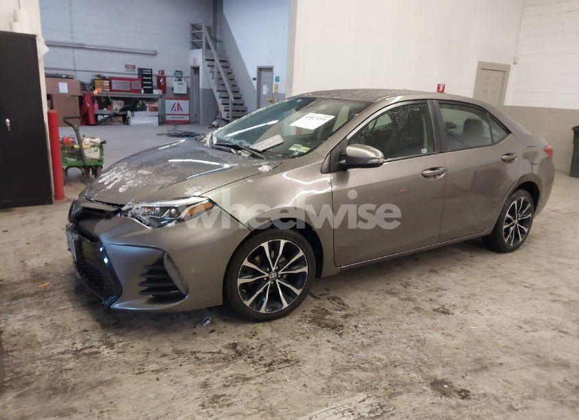 Photo 2 of 2019 Toyota Corolla SE (VIN 2T1BURHE3KC239343)