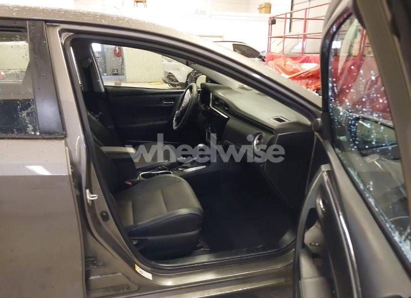 Photo 5 of 2019 Toyota Corolla SE (VIN 2T1BURHE3KC239343)