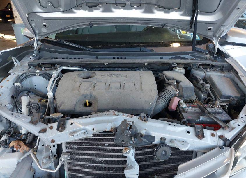 Photo 10 of 2014 Toyota Corolla LE (VIN 2T1BURHE4EC137571)