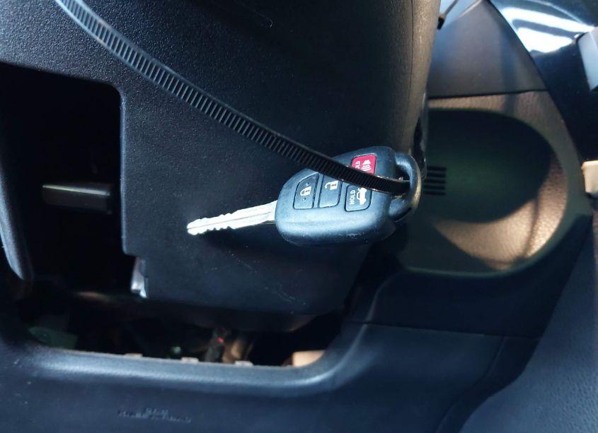 Photo 11 of 2014 Toyota Corolla LE (VIN 2T1BURHE4EC137571)