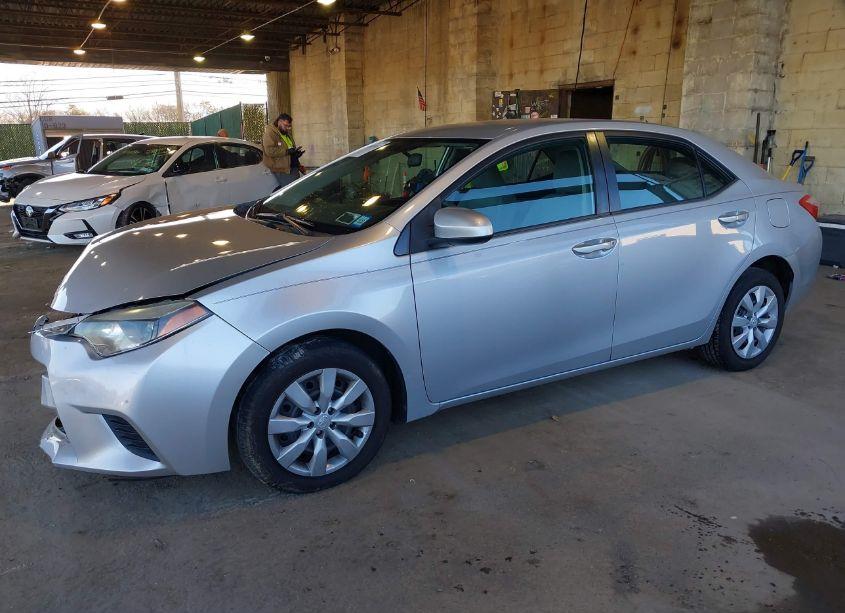Photo 2 of 2014 Toyota Corolla LE (VIN 2T1BURHE4EC137571)