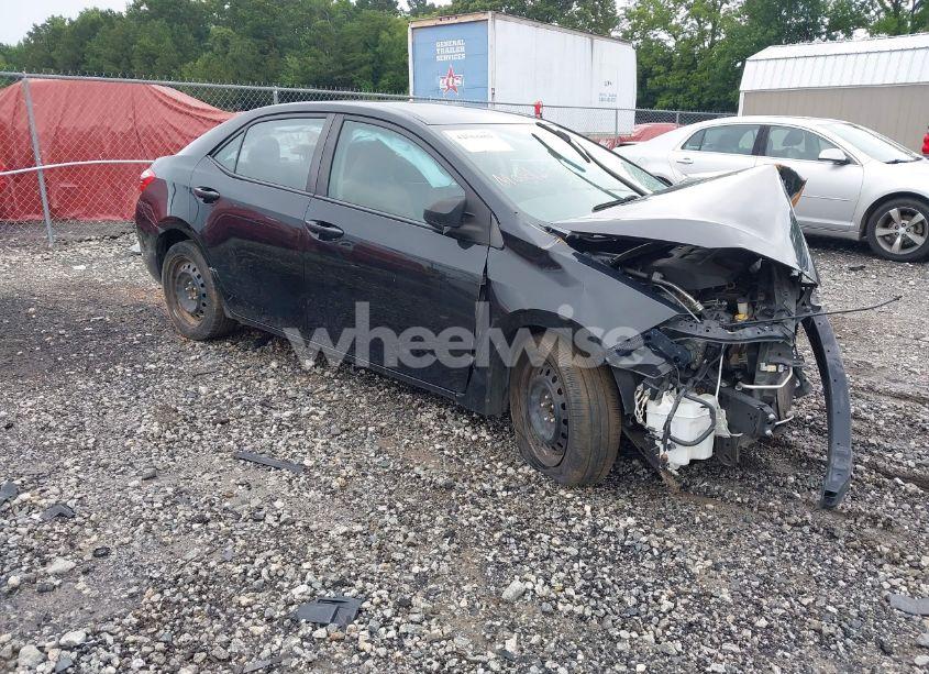 2015 Toyota Corolla LE (VIN 2T1BURHE4FC230768) main photo