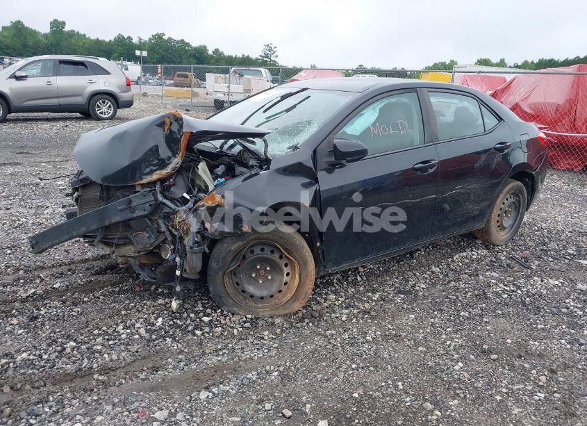 Photo 2 of 2015 Toyota Corolla LE (VIN 2T1BURHE4FC230768)