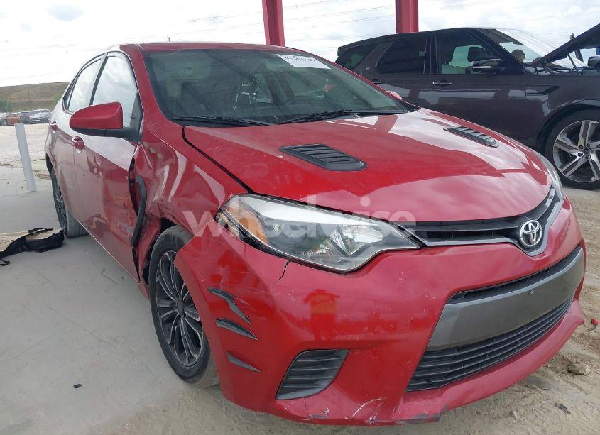 2015 Toyota Corolla LE (VIN 2T1BURHE4FC234562) main photo