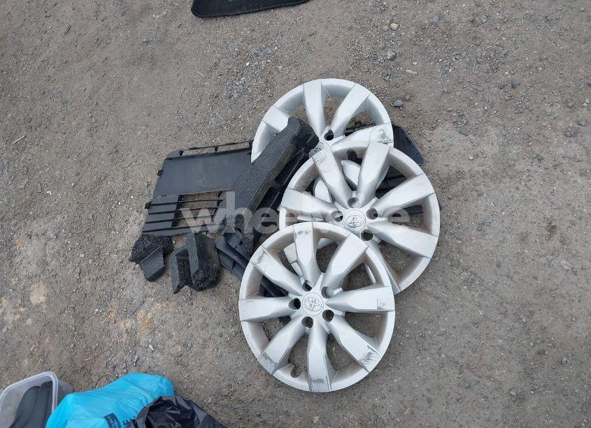 Photo 12 of 2015 Toyota Corolla LE (VIN 2T1BURHE4FC245206)