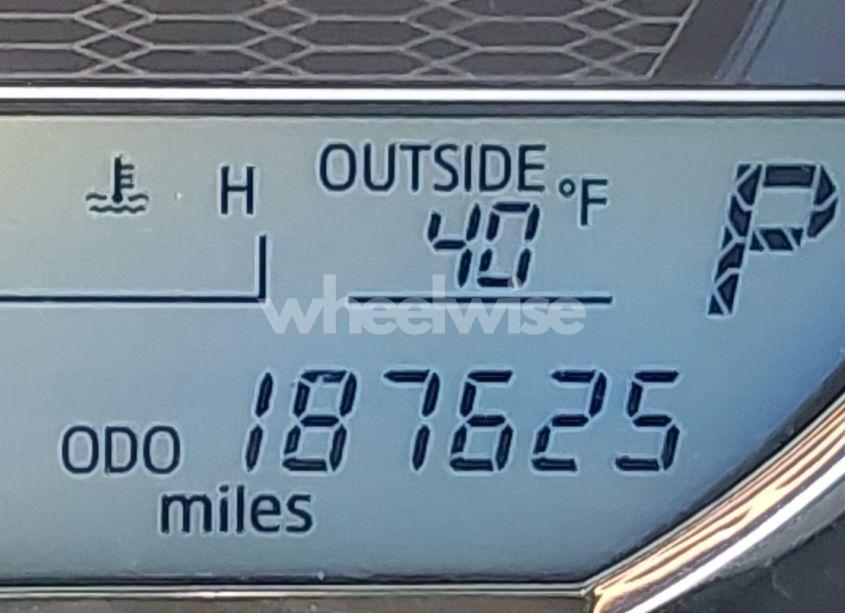 Photo 15 of 2015 Toyota Corolla LE (VIN 2T1BURHE4FC326805)