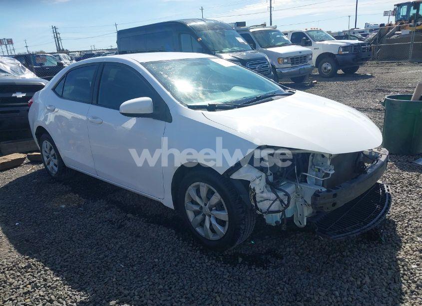 2015 Toyota Corolla LE (VIN 2T1BURHE4FC349002) main photo