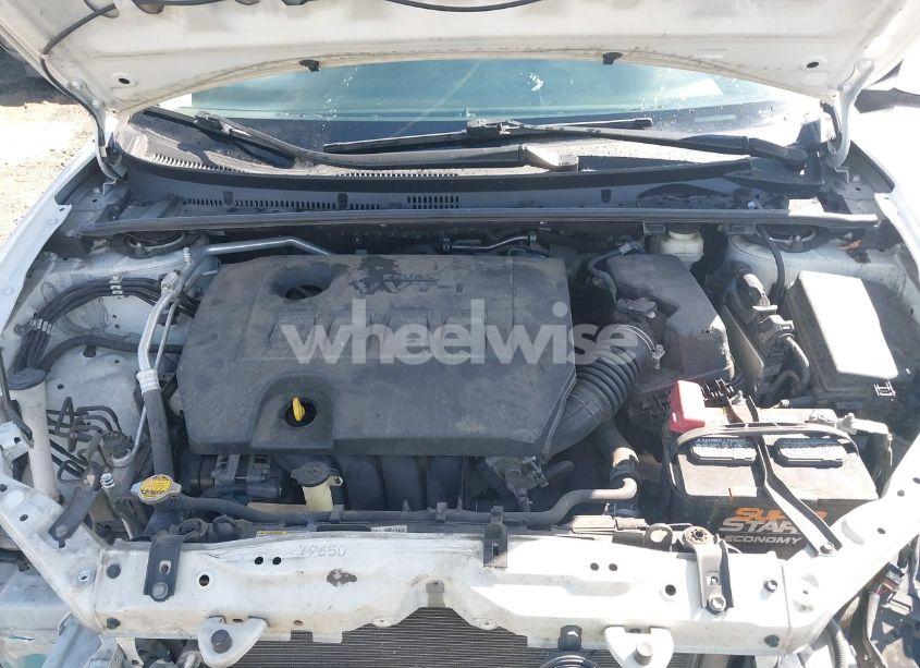 Photo 10 of 2015 Toyota Corolla LE (VIN 2T1BURHE4FC349002)