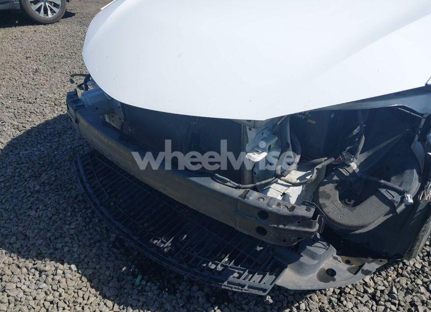 Photo 6 of 2015 Toyota Corolla LE (VIN 2T1BURHE4FC349002)