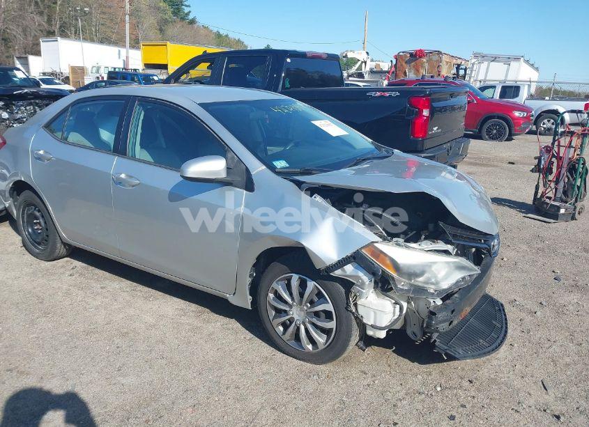 2015 Toyota Corolla LE (VIN 2T1BURHE4FC351395) main photo