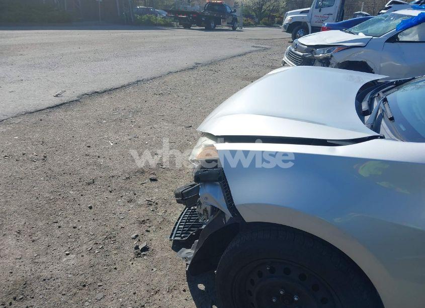 Photo 6 of 2015 Toyota Corolla LE (VIN 2T1BURHE4FC351395)