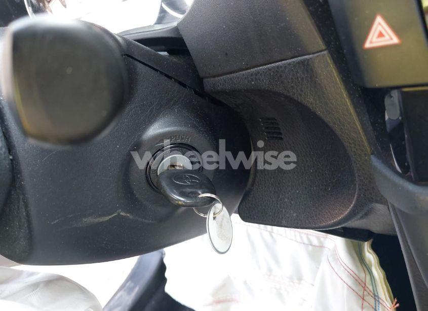 Photo 11 of 2015 Toyota Corolla L (VIN 2T1BURHE4FC357066)