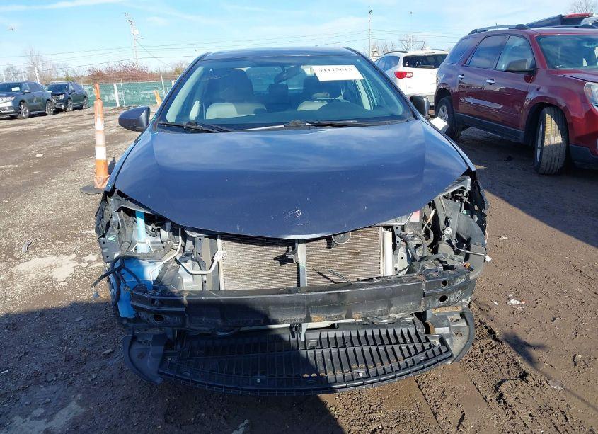 Photo 13 of 2015 Toyota Corolla LE (VIN 2T1BURHE4FC358444)