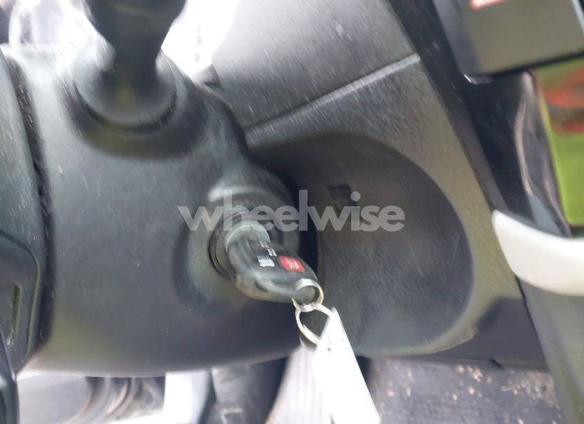 Photo 11 of 2015 Toyota Corolla LE (VIN 2T1BURHE4FC361019)