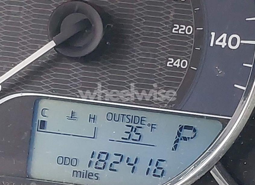 Photo 15 of 2015 Toyota Corolla LE (VIN 2T1BURHE4FC361019)