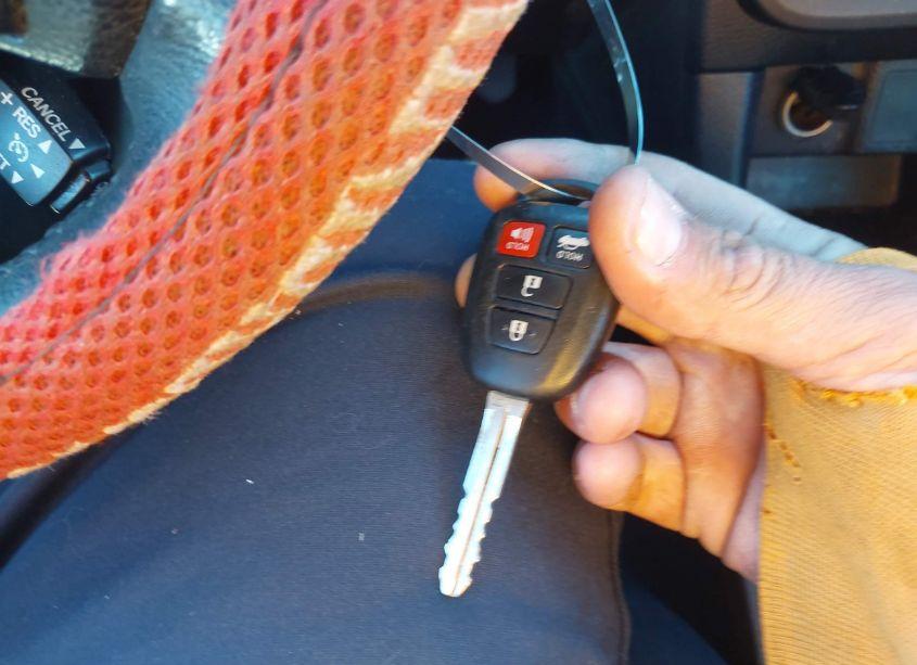 Photo 11 of 2015 Toyota Corolla S (VIN 2T1BURHE4FC371016)