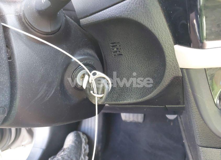 Photo 11 of 2015 Toyota Corolla LE (VIN 2T1BURHE4FC385739)