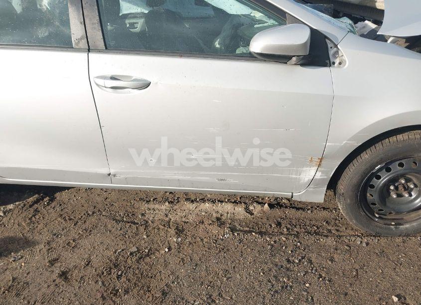 Photo 17 of 2015 Toyota Corolla LE (VIN 2T1BURHE4FC386079)