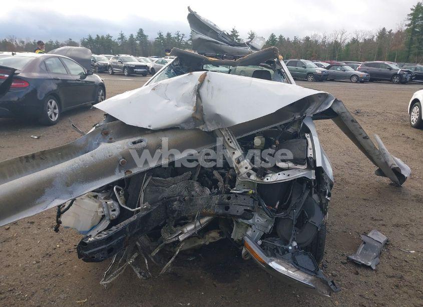 Photo 6 of 2015 Toyota Corolla LE (VIN 2T1BURHE4FC386079)