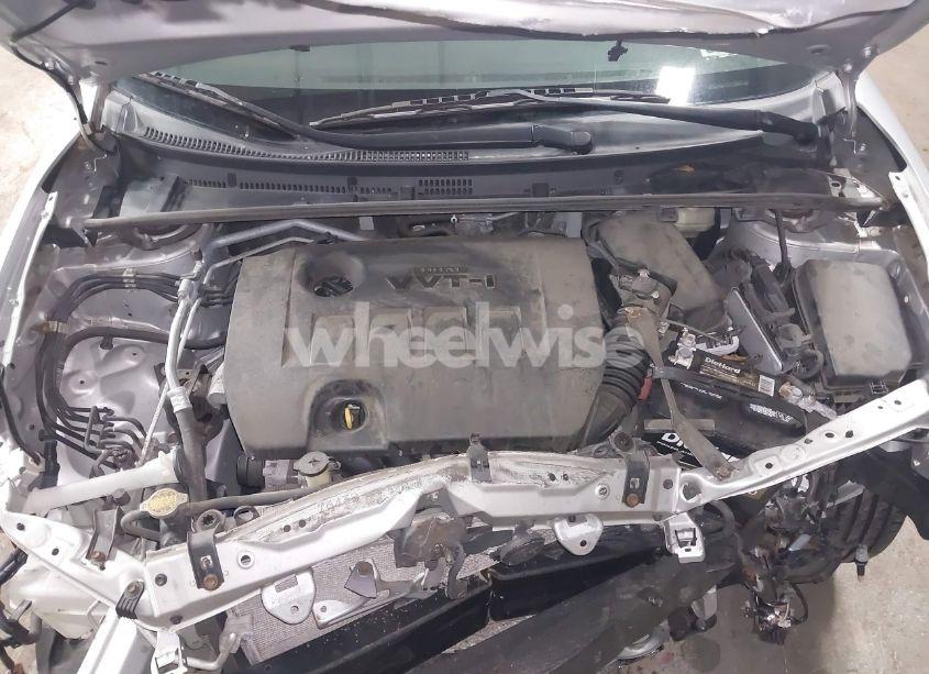 Photo 10 of 2015 Toyota Corolla LE (VIN 2T1BURHE4FC395784)